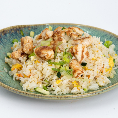 195 RISO CON VERDURE E POLLO 195 RISO CON VERDURE E POLLO
