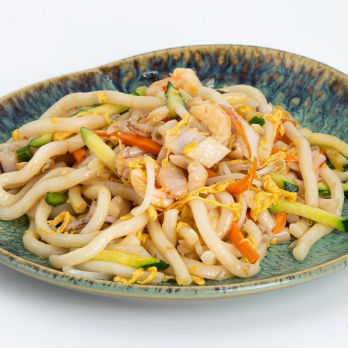 203 UDON CON FRUTTI DI MARE E VERDURE