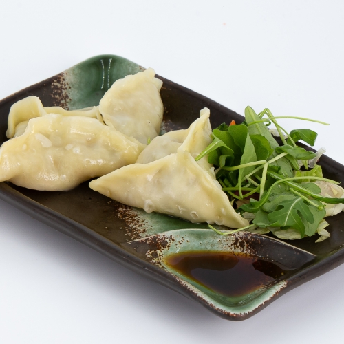 6 RAVIOLI CON VERDURE AL VAPORE 6 RAVIOLI CON VERDURE AL VAPORE